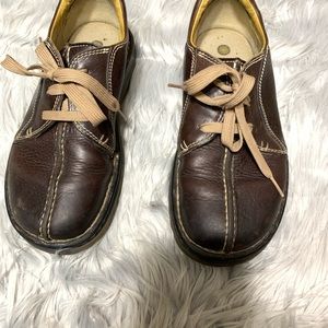 Brown leather Dr Martens lace up leather oxfords
